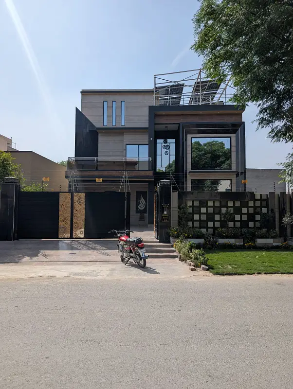 20 MARLA FURNISHED WITH FURNITURE BRAND NEW MODERN FURNISHED HOUSE FOR SALE IN NASHEMAAN E IQBAL PHASE 2