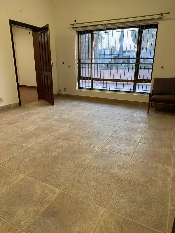 10 marla house for sale