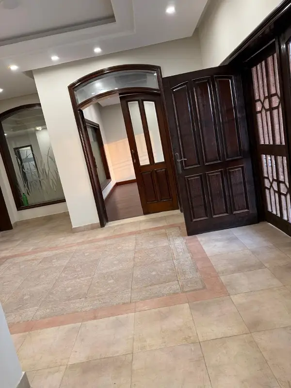10 marla house for sale