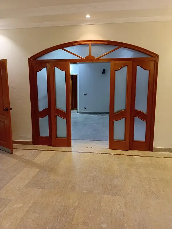 10 Marla Top Location Owner Build House For Sale In Punjab Coop Housing Society Near DHA Phase 4