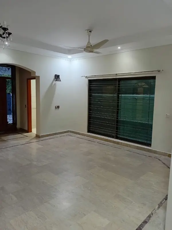 10 Marla Top Location Owner Build House For Sale In Punjab Coop Housing Society Near DHA Phase 4