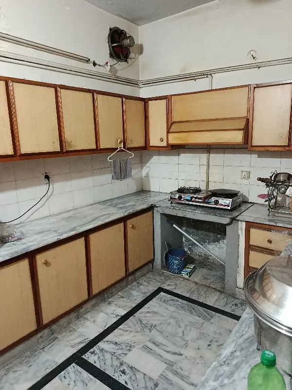 FOR SALE HOUSE 10 MARLA DOUBLE STORY CHIPS FLOOR BEAUTIFUL HOUSE TOP LOCATION MAIN COLLEGE ROAD NEAR BUTT CHOWK TOWNSHIP LAHORE GOOD INVESTMENT TIME