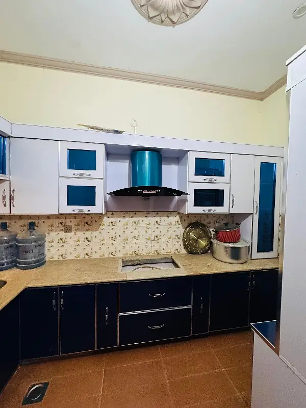 FOR SALE HOUSE 8 MARLA SINGLE STOREY TILE WOOD WORK FLOOR BEAUTIFUL HOUSE TOP LOCATION MAIN COLLEGE ROAD NEAR EDEN CHOWK GOOD INVESTMENT TIME