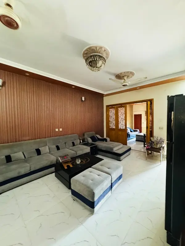 FOR SALE HOUSE 8 MARLA SINGLE STOREY TILE WOOD WORK FLOOR BEAUTIFUL HOUSE TOP LOCATION MAIN COLLEGE ROAD NEAR EDEN CHOWK GOOD INVESTMENT TIME