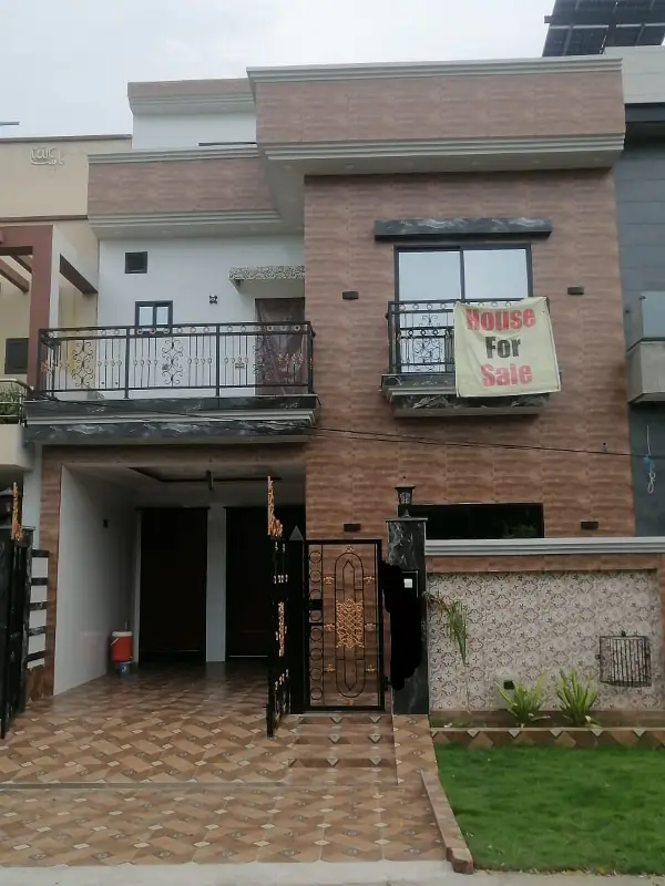 05 MARLA BRAND NEW TRIPPLE STORY HOUSE AVAILABLE FOR SALE AT PRIME LOCATION IN KHAYABAN-E-ZAFAR
