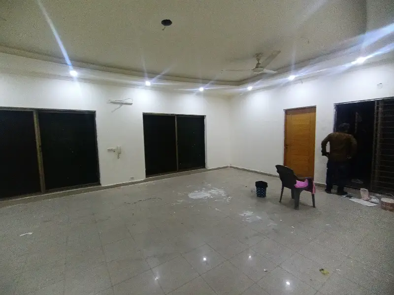 Out Class House For Rent
