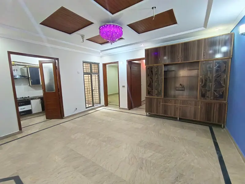 8 MARLA DOUBLE STOREY INDEPENDENT HOUSE AVAILABLE FOR RENT FOR FAMILY/OFFICE