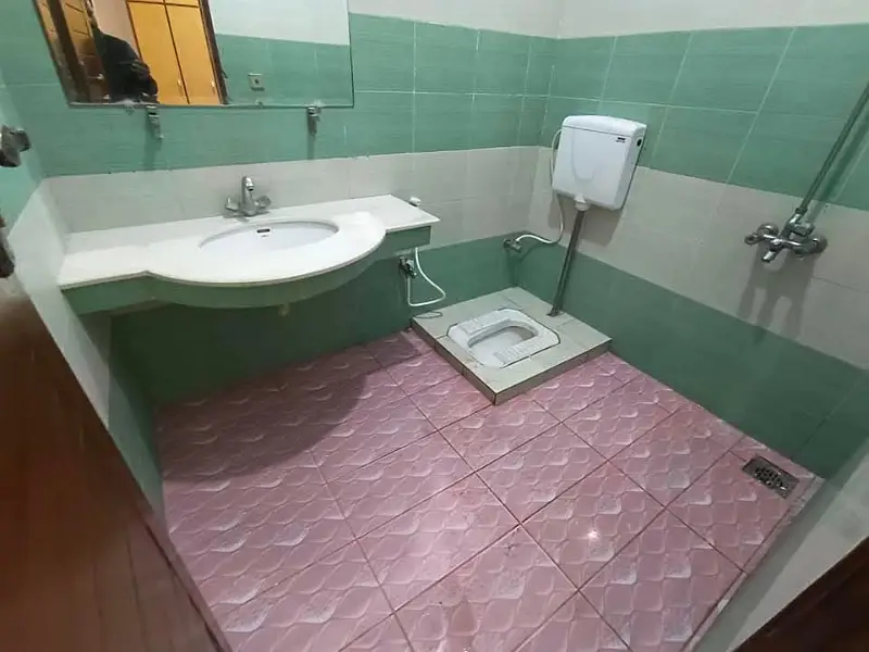 8 MARLA DOUBLE STOREY INDEPENDENT HOUSE AVAILABLE FOR RENT FOR FAMILY/OFFICE