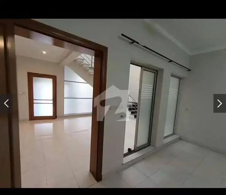 8 Marla Full House Available For RENT In SAFARI Block Of Bahria Town Lahore