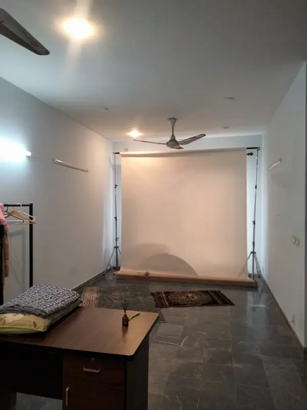 NEAR EMPORIUM MALL FULLY MARBLE FLOORING 5 MARLA DOUBLE STOREY INDEPENDENT HOUSE AVAILABLE FOR RENT FOR EDUCATED FAMILY