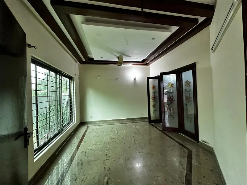 5 marla like new house for Rent in Sector d Bahiria town lahore
