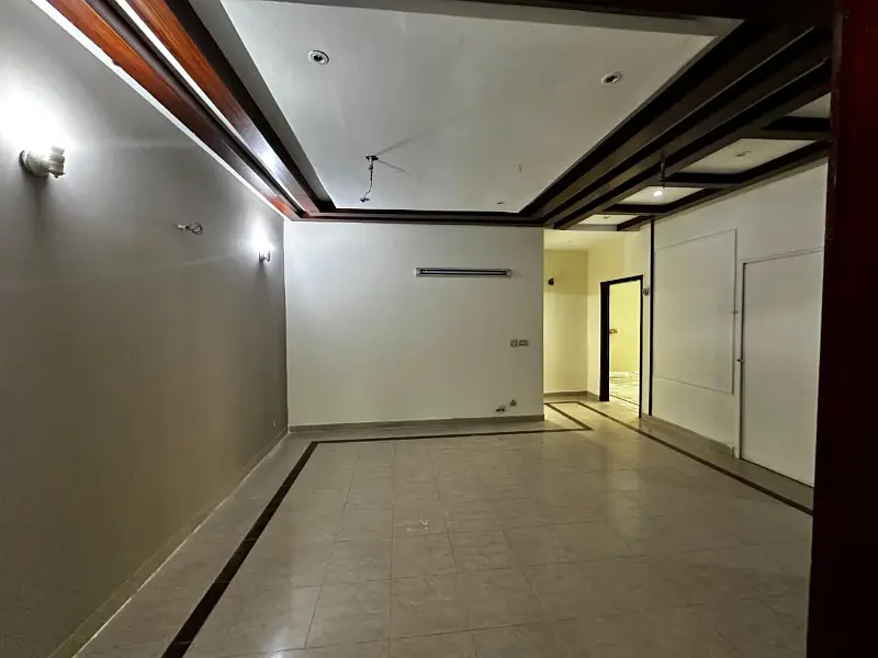 5 marla like new house for Rent in Sector d Bahiria town lahore