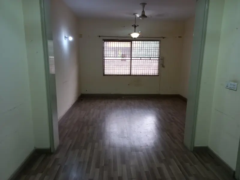 10 marla neat and clean double storey house in Wapda Town prime location near park and masjid
