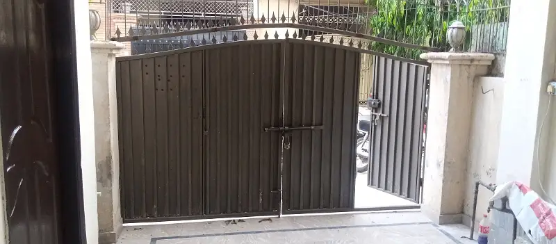 5 Marla Tripple Story House For Rent in Johar Town Phase 2