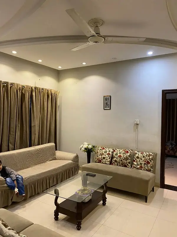 10 MARLA HOUSE AVAILABLE FOR RENT