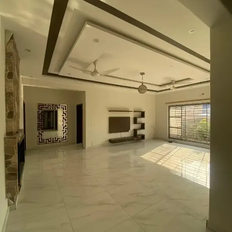 10 Marla House For Rent In Paragon City Lahore