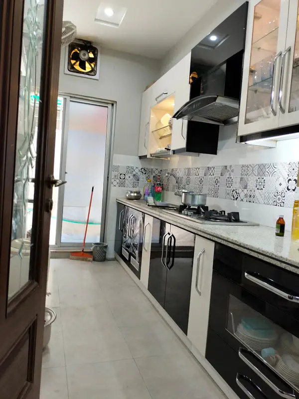 5 Marla house for rent paragon city