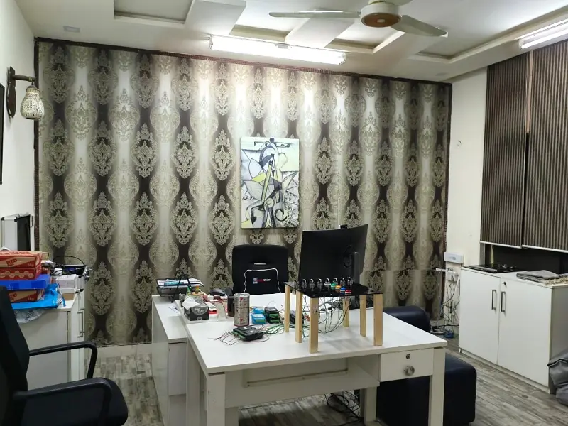 GULBERG ESTATE OFFER,1 KANAL OFFICE USE HOUSE FOR RENT MAIN BOULEVARD GULBERG LAHORE