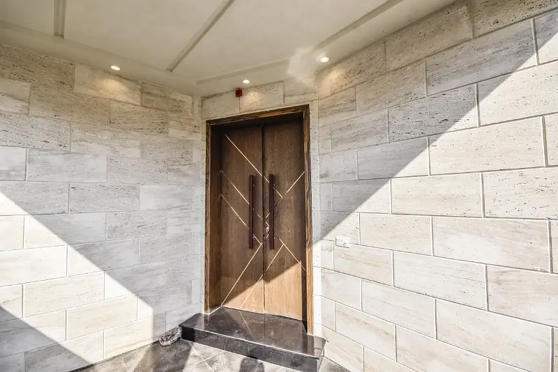 5 Marla Modern Design 3 Bedrooms Prime Location For Rent In Dha Phase 9 Town Lahore