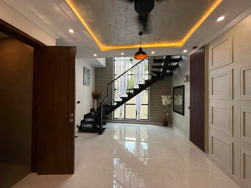 Top Notch Location 5 Marla Modern Design 3 Bedrooms Bungalow For Rent In Dha Phase 9 Town Lahore