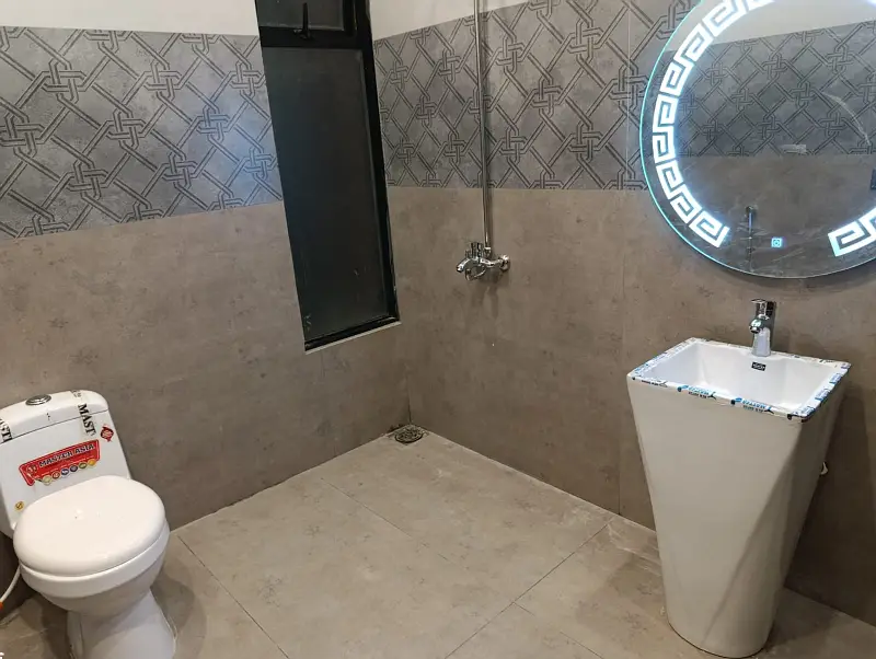 DHA PHASE 9 TOWN 5 MARLA LUXURY HOUSE FOR RENT | SEMI-FURNISHED | 10.3 KW SOLAR