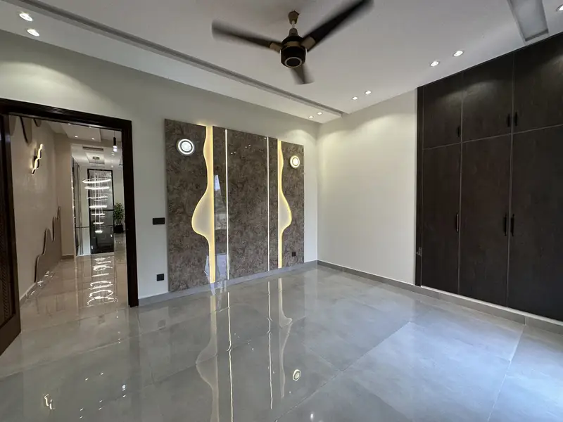 10 Marla Brand New House For Rent Available