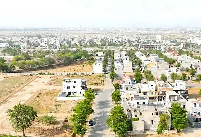 5 Marla Residential plot for Sale In New Lahore city ph3
