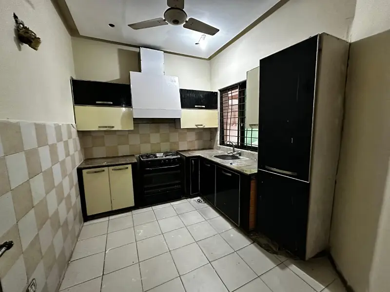 Non furnish uper flor Sector c jasmine block