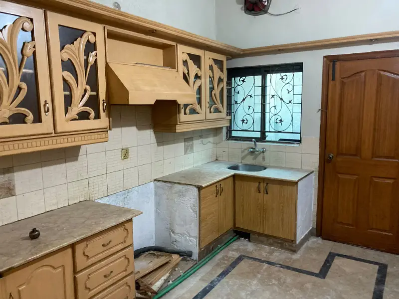 5 Marla VIP House For Rent in Johar Town Hot Location J2
