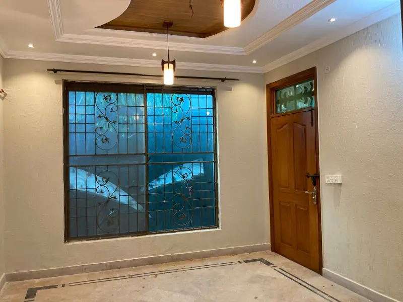 5 Marla VIP House For Rent in Johar Town Hot Location J2