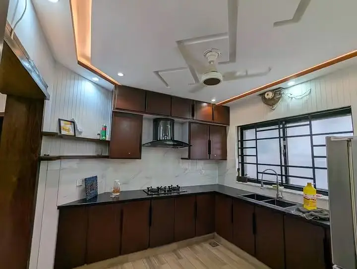 Luxury Furnished 10 Marla Lower Portion Available For Rent In Bahria Town Lahore