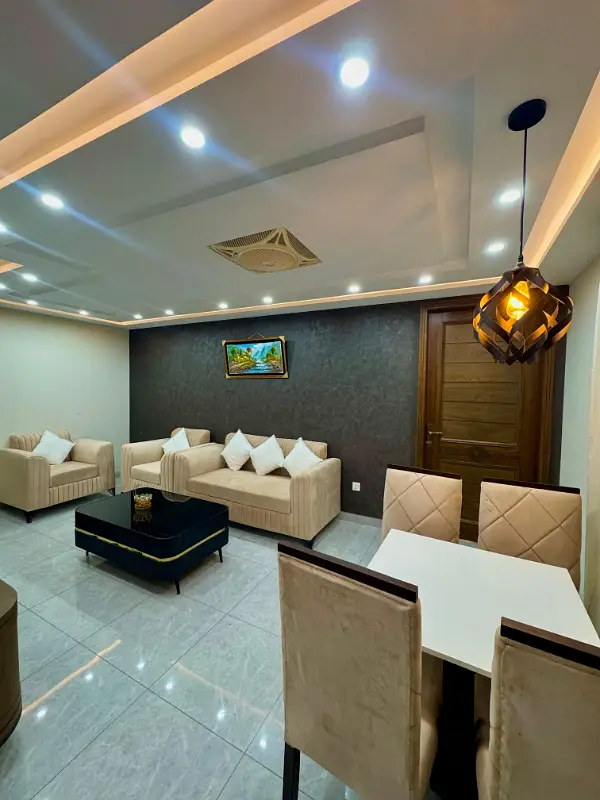 Par day apartment available for rent short stay weekend luxury apartments bahria town Lahore