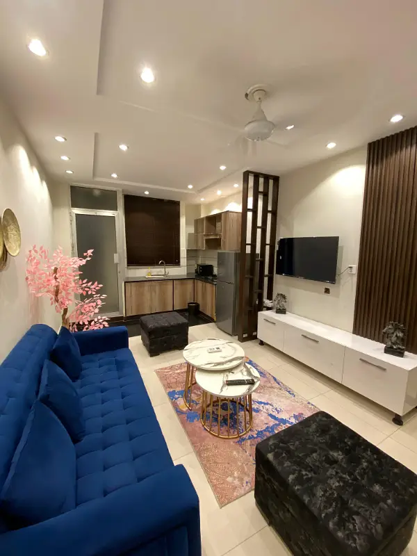 Per Day Apartment for Rent in Bahria Town Lahore Available