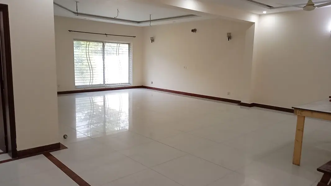 OFFICE FLOOR AVAILABLE IN WAPDA TOWN MAIN BOULEVARD
