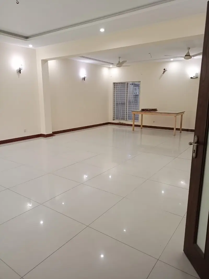 OFFICE FLOOR AVAILABLE IN WAPDA TOWN MAIN BOULEVARD