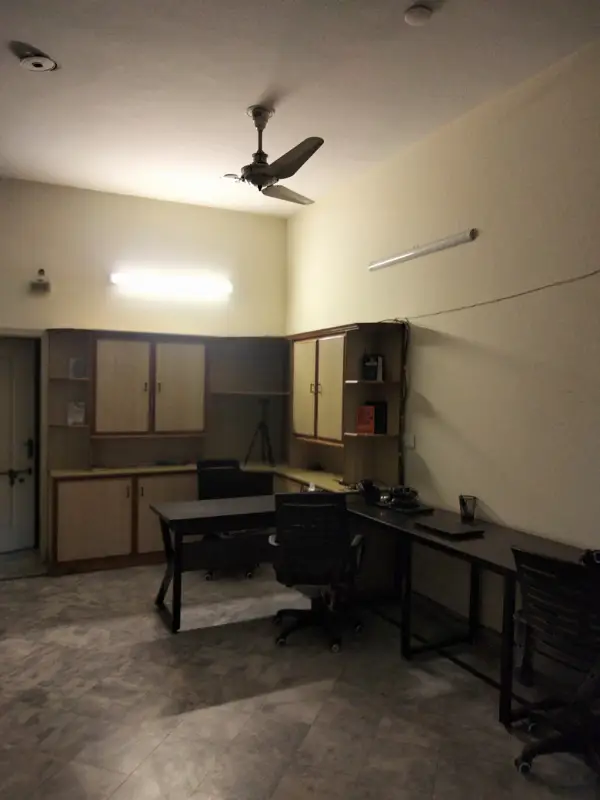 FOR SILENT OFFICE 5 MARLA DOUBLE STOREY INDEPENDENT HOUSE AVAILABLE FOR RENT (Mini short staff)