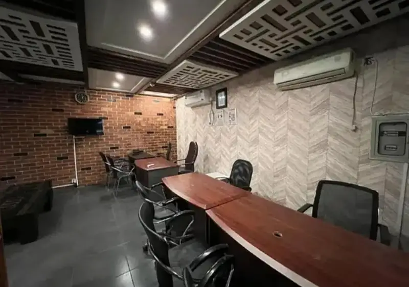 4 MARLA OFFICE FLOOR AVAILABLE FOR RENT IN DHA WITH ELEVATED