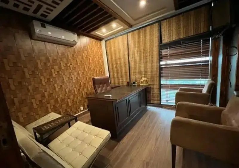 4 MARLA OFFICE FLOOR AVAILABLE FOR RENT IN DHA WITH ELEVATED
