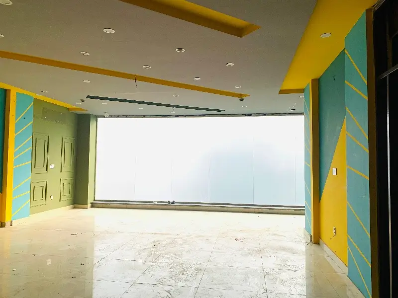 4/MARLA SECOND FLOOR AVAILABLE FOR RANT GOOD LOCATION AND PARKING IT SOFTWARE AND PARLER ADYAL LOCATION