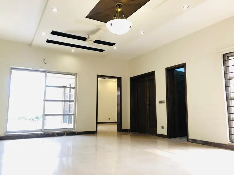 4/MARLA 2ND FLOOR AVAILABLE FOR RANT GOOD LOCATION
