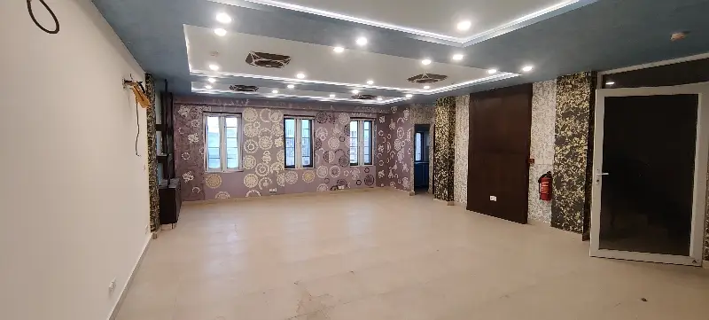 5 Marla Office With Cabin