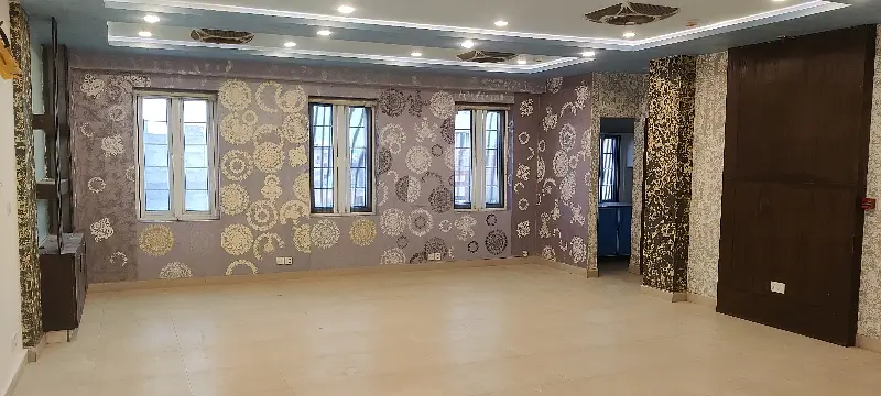 5 Marla Office With Cabin