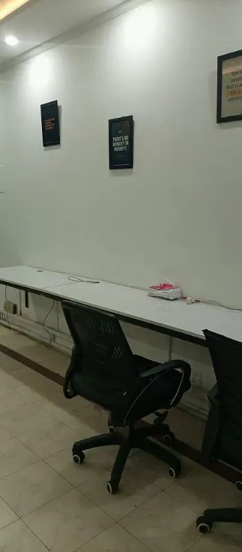 425 square feet office for Rent