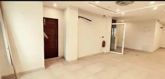 4 MARLA BRAND NEW FLOOR FOR RENT IN DHA PHASE 6